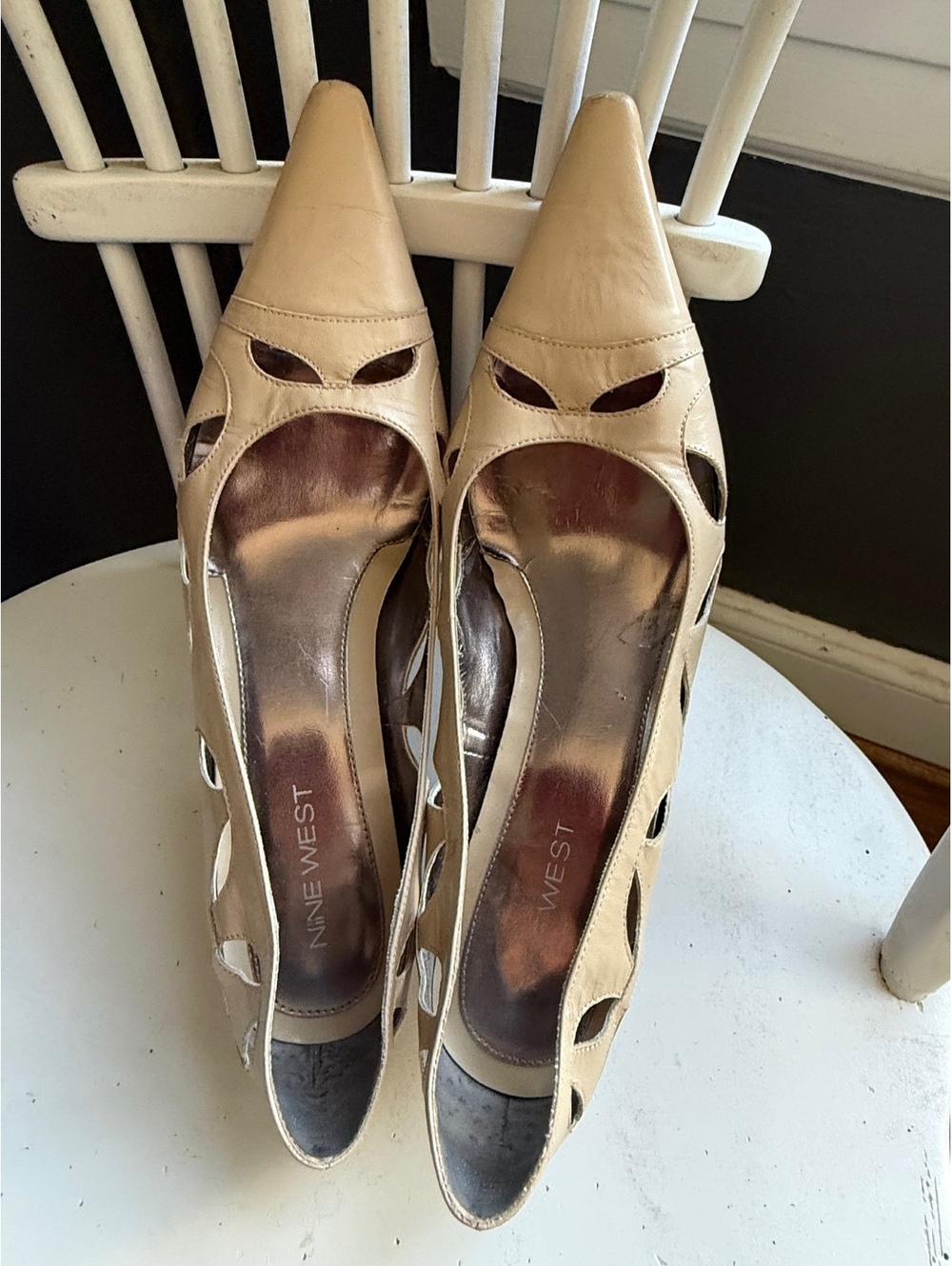 Nine West Beige Leather Pointed Toe Pumps Size 10M